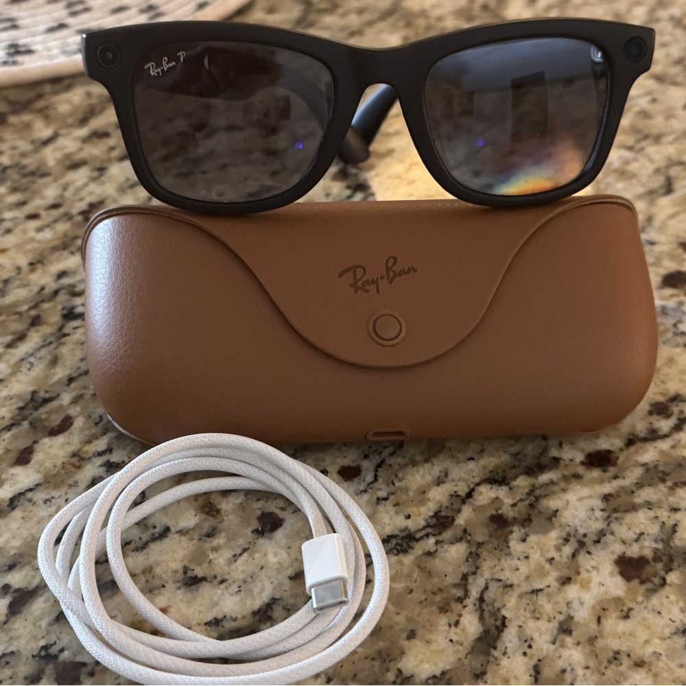 Ray-Ban Meta Smart Glasses Black Wayfarer with Charging Case & USB-C Cable